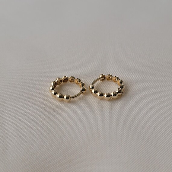 【Mejuri】Beaded Huggie Hoops 14K 14k Solid Gold Beaded Small Hoops - Jewelry | Mejuri