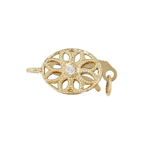 Fish store hook clasp