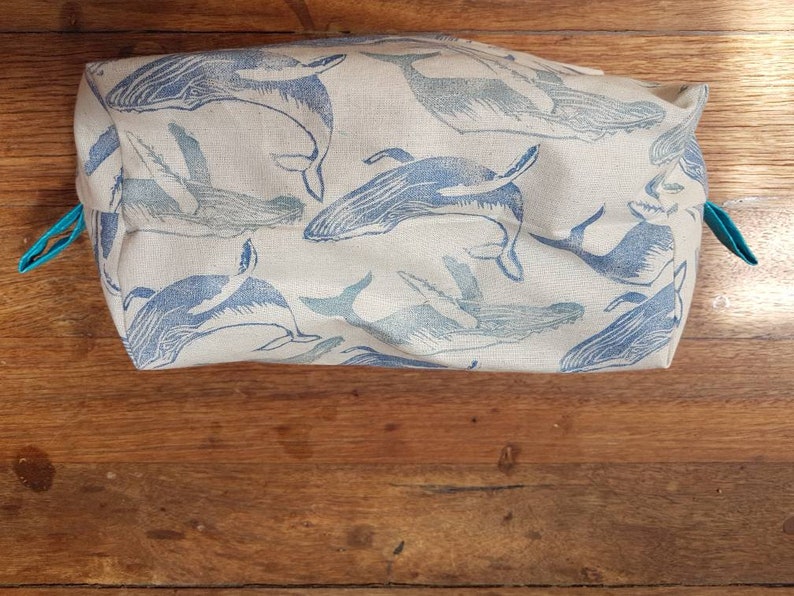 Humpback whale box bag.