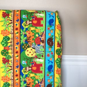 READY TO SHIP ausgestattet Krippe Blatt in hellen Farben Dschungel Tiere (Tiger Elefant Affe Eule Giraffe Hippo Schildkröte Wal Wal Fisch Zebra & Igel)