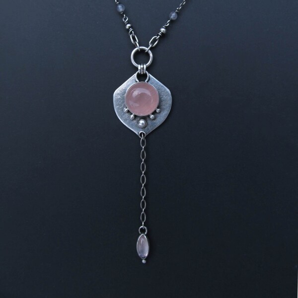 Collier lariat en quartz rose pendentif artisan orfèvre bijoux faits à la main ooak