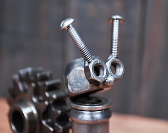 Small gear snail