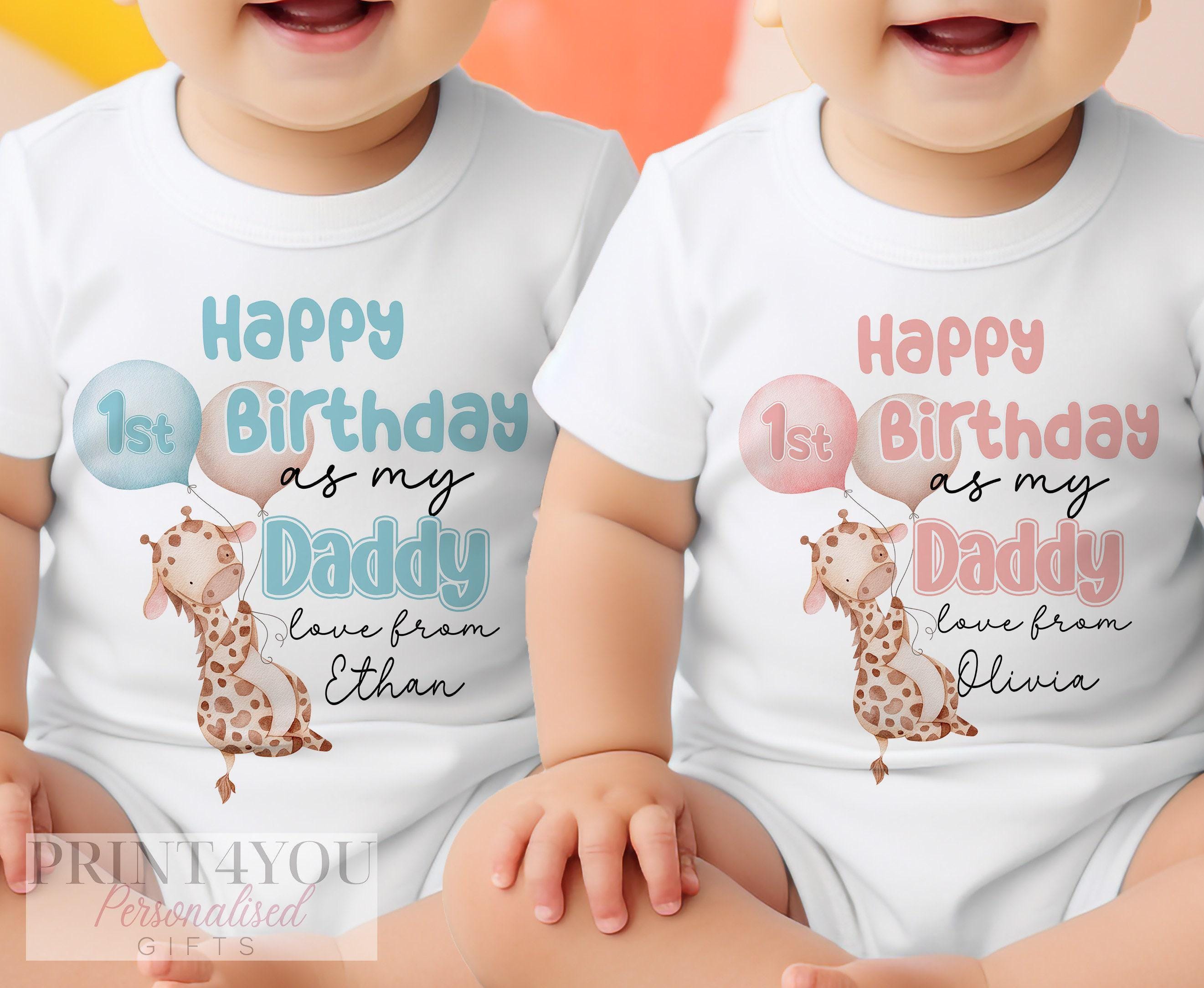 Body Neonato 'Happy 1st Birthday As My Daddy' (Cuore Rosa): Cotone Morbido 100% - 2