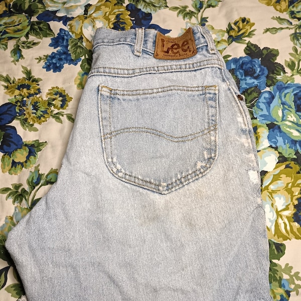 Vintage Lee Destroyed Cutoff Shorts sz 34x32