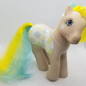 Vintage 1987 First Generation My Little Pony "Pillow Talk" From Slumber Party Gift Pack