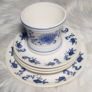 Vintage Original Blue Onion Crossed Arrows Plates & Short Cup