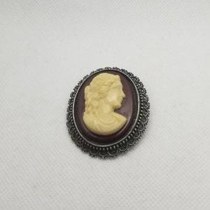 Vintage Large Cameo Brooch Pendant