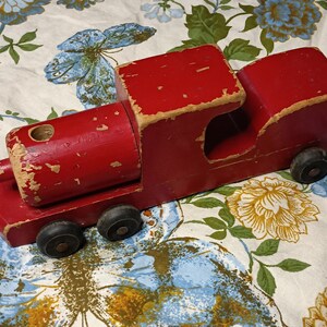 Vintage 1940s Red Wood Tank Engine