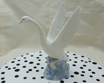 Vintage Uncommon Find, Handmade in Spain, Nau by Lladro Swan Taking Off