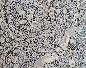 Antique Point de Venise Needlelace Tablecloth – Figural Floral Lace, 90x57