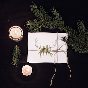 Tarjetas de felicitación navideñas de ciervos de pino pintados a mano // Cuernos de Navidad de invierno pintados a mano