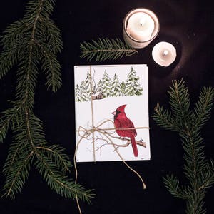 Cartes de voeux de Noël peintes à la main pour chalet d'hiver || pins cardinaux neige confortable nature
