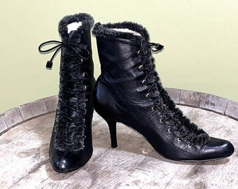 XOXO Women's  Vintage Lace Up Ankle Granny Boots Black Leather Fur Trim Size 8M