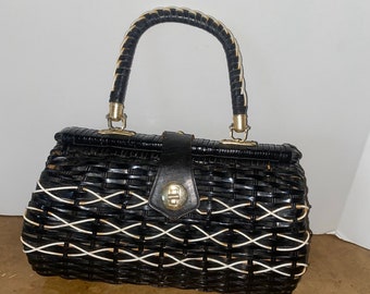 VINTAGE Black & White Plastic Coated WICKER and Leather Top Handle Satchel HANDBAG