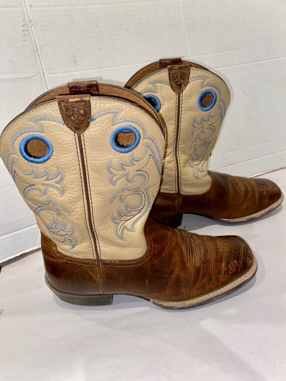 ariat buckaroo