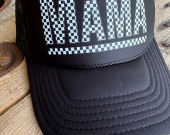 Cappellino con motivo da corsa a scacchi Mama bianco nero - Cappello da camionista con vibrazioni retrò della maternità