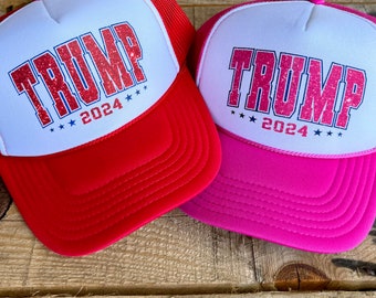 Cappello Trump Trucker da donna, berretto da ragazza con parte anteriore in schiuma bianca con glitter finti, rosa o rosso MAGA 2024