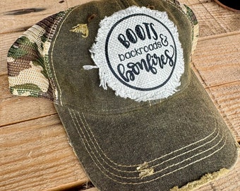 Casquette Backroads and Bonfires Boots - Casquette trucker camouflage vieillie - Chapeau d'automne d'extérieur rustique