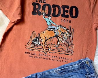 Weiches, druckvolles Rodeo Graphic Tee - Western Inspiriertes Top