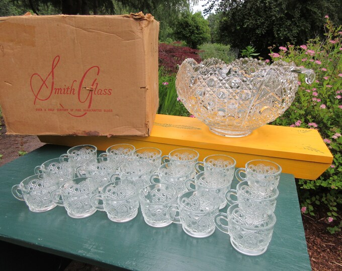 Vintage LE Smith Glass Punch Bowl Set Daisy and Button in Box With Glass Ladle and 18 Glass Cups