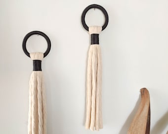 Czarno-białe małe ozdoby ścienne, sztuka włókiennicza w stylu boho, frędzle na klamkę do drzwi, dekoracyjny obiekt artystyczny, ręcznie robiony, zestaw 2 sztuk