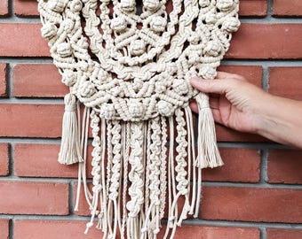 Makrama ścienna, frędzlowa sztuka ścienna retro, półokrągła warstwowa sztuka ścienna boho, romantyczny styl vintage z lat 70., rzemieślnicza dekoracja domu