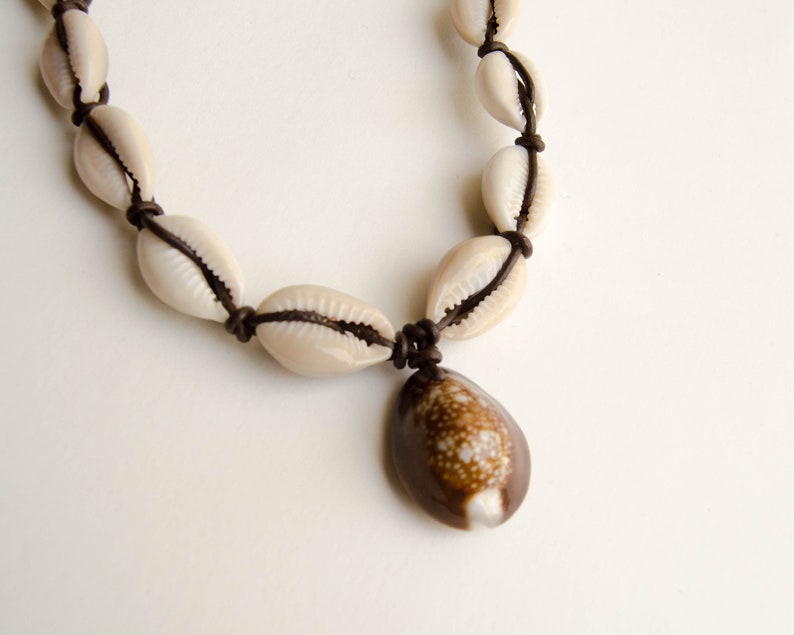 Cowrie Shell Choker Necklace With Pendant Shell and Leather Etsy
