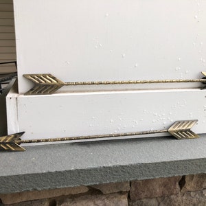Distressed Gold Metal Arrows, Wall Decor, Set of 2