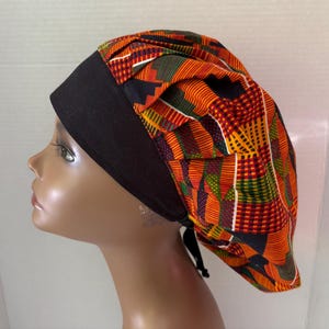 Satinfodrad afrikanskt tryckt skrubbkeps, sjukvård, operationsmössa, crna, operationssjuksköterska, läkare, kirurgmössa, läkarmottagning, första assistenten, operationstekniker, en storlek, bomull