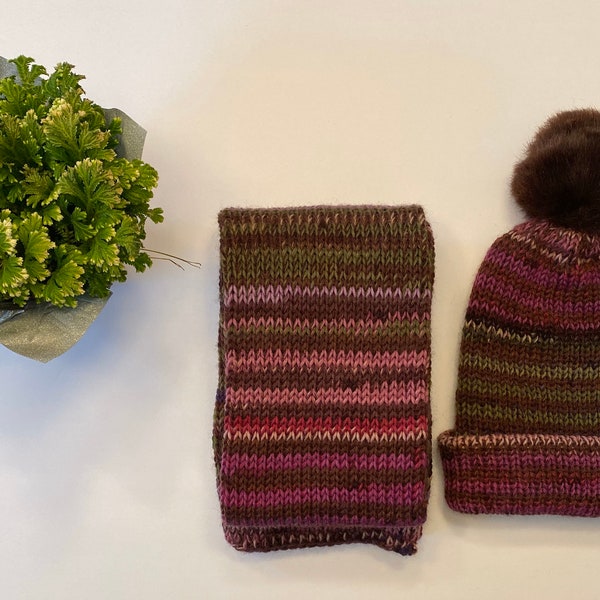 Set di cappello e sciarpa a righe in lana lavorata a mano con pompon e sciarpa lunga a doppia maglia, un ottimo regalo