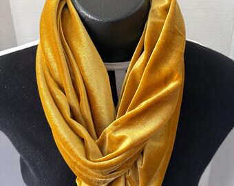 Bufanda infinita de terciopelo elástico unisex, colores en tonos joya: dorado, bronce, rosa y verde salvia. Fácil de cuidar. Ideal para otoño e invierno. Un gran regalo.