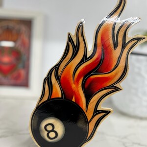 Flaming Eight Ball Tattoo Art: Vintage Style Flash, handgjord plywoodskylt bild 6