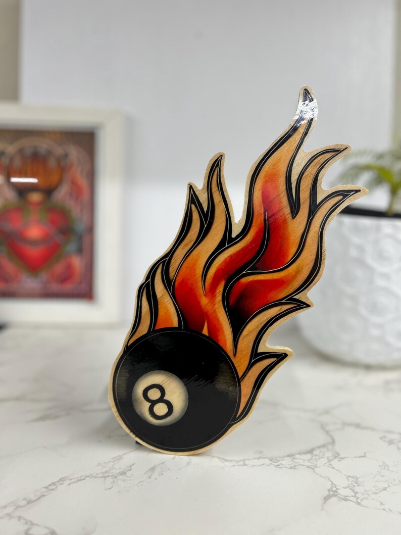 Flaming Eight Ball Tattoo Art: Vintage Style Flash, handgjord plywoodskylt bild 5