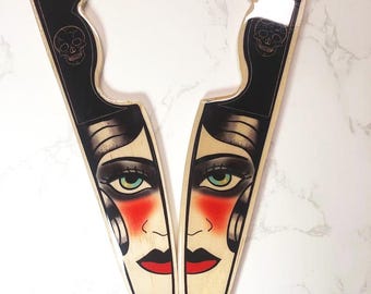 リフレクション・ジプシーフェイスナイフウォールアート – 伝統的なタトゥーにインスパイアされた木製切り抜き装飾