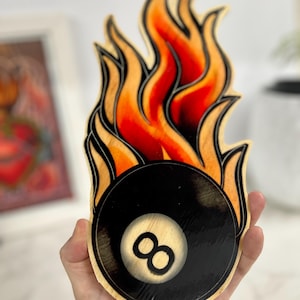 Flaming Eight Ball Tattoo Art: Vintage Style Flash, handgjord plywoodskylt bild 4