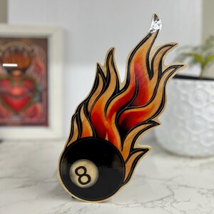 Flaming Eight Ball Tattoo Art: Vintage Style Flash, handgjord plywoodskylt bild 7