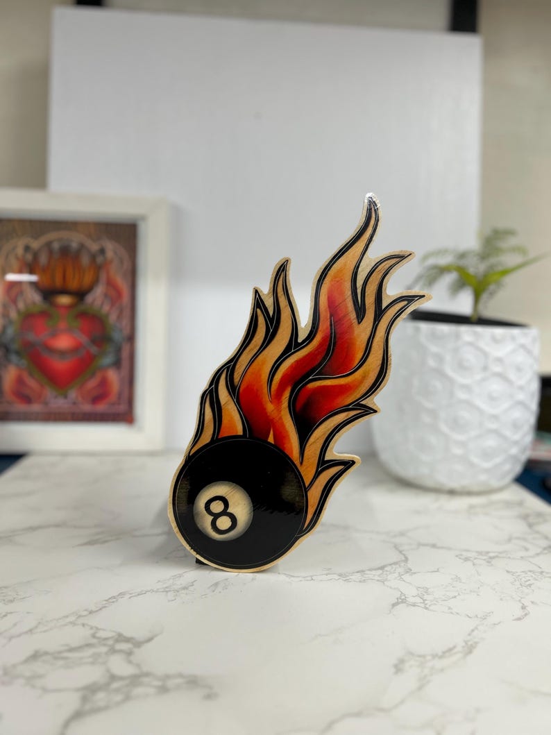 Flaming Eight Ball Tattoo Art: Vintage Style Flash, handgjord plywoodskylt bild 3