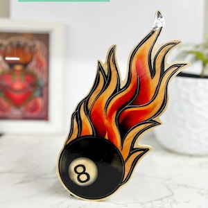 Flaming Eight Ball Tattoo Art: Vintage Style Flash, handgjord plywoodskylt bild 1