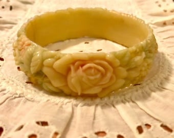 Beautiful Vintage 1940's Carved Floral Flower Botanical Pastel Celluloid Bangle Bracelet