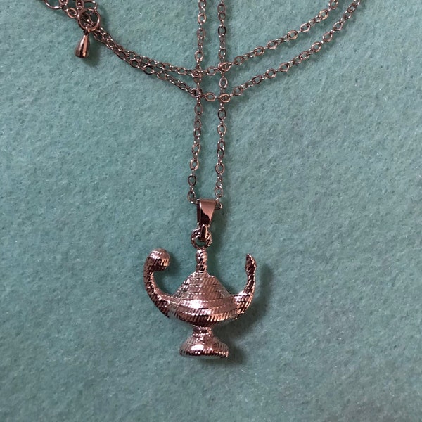 Vintage Aladdin’s Lamp Silvertone Pendant Necklace With Versatile Silvertone Chain