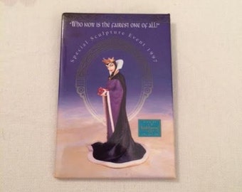 Classics of Disney Queen Grimhilde Snow White Evil Wicked Queen Pin