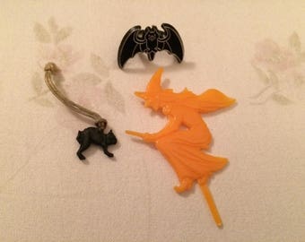 Vintage Black Bat Gumball Machine Prize Ring Cracker Jack Black Cat Charm Witch on Broom Cupcake Topper