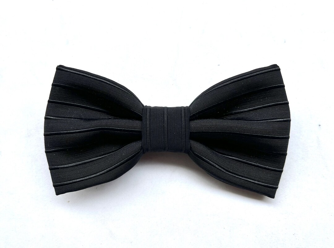 Set Di Imbracatura E Guinzaglio Per Coniglio Con Simpatico Papillon E Imbracatura Regolabile In Maglia A Campana 56529416