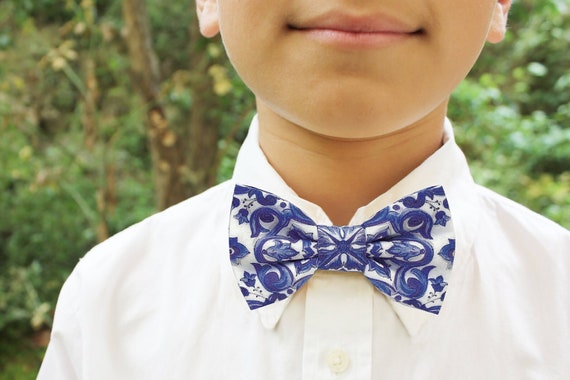Noeud papillon bebe majolique bleue noeud papillon enfant page de ceremonie garcon accessoires bleus pour garcons et nouveau nes bebe garcon majolique sicilienne Etsy France