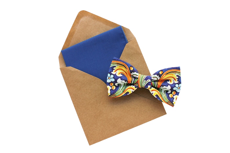 Papillon pattern maiolica e fazzoletto blu cobalto e giallo,Papillon e pochette coordinato per uomo,regalo da uomo accessori stile Siciliano immagine 2