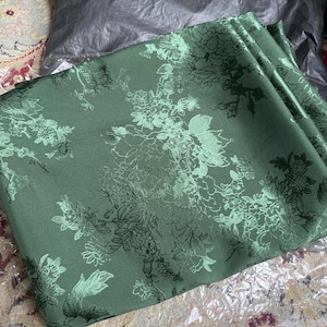 Tela suave, tela jacquard verde oscuro, tela cómoda, tela jacquard brillante, tela para faldas, tela cortada a medida