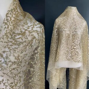 REA, Ljusguldfärgat nättyg, Glittertyg, Brudklänningstyg med bladmönster, Glitter stryktyg, Gasväv för bröllop - SHS