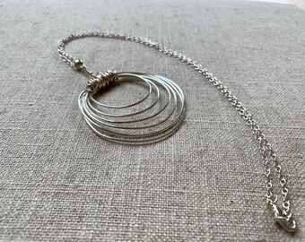Stunning silver wire necklace