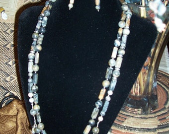 Gris Picasso Jasper collier / boucles d'oreilles