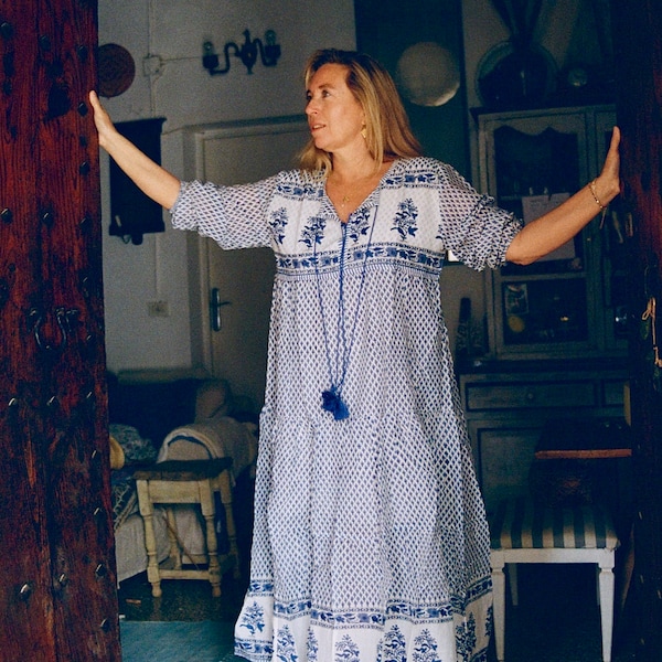 Sommerkleid aus fröhlicher blau-weißer Handblock-Baumwolle aus weichster Baumwolle